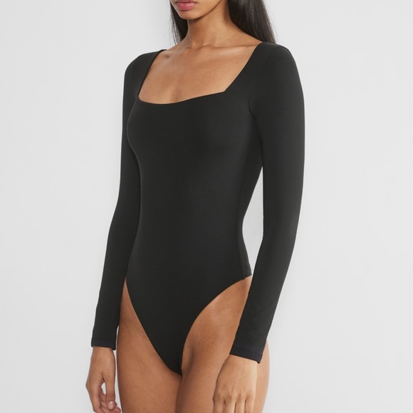 Aritzia- Contour Squareneck Longsleeve Bodysuit - Picture 3 of 9